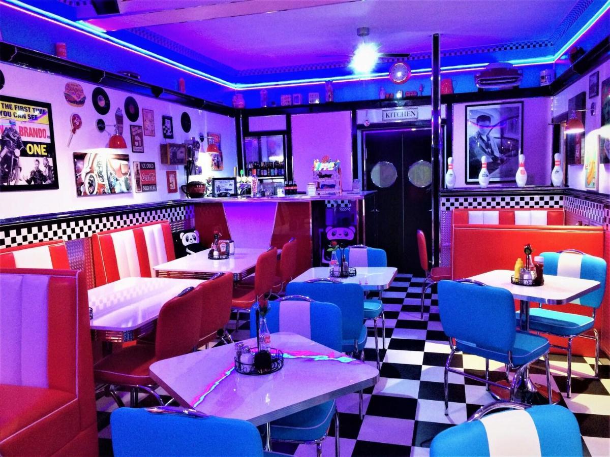 Cadillac Kustomz Hotel - Breakfast Available Rothesay Extérieur photo