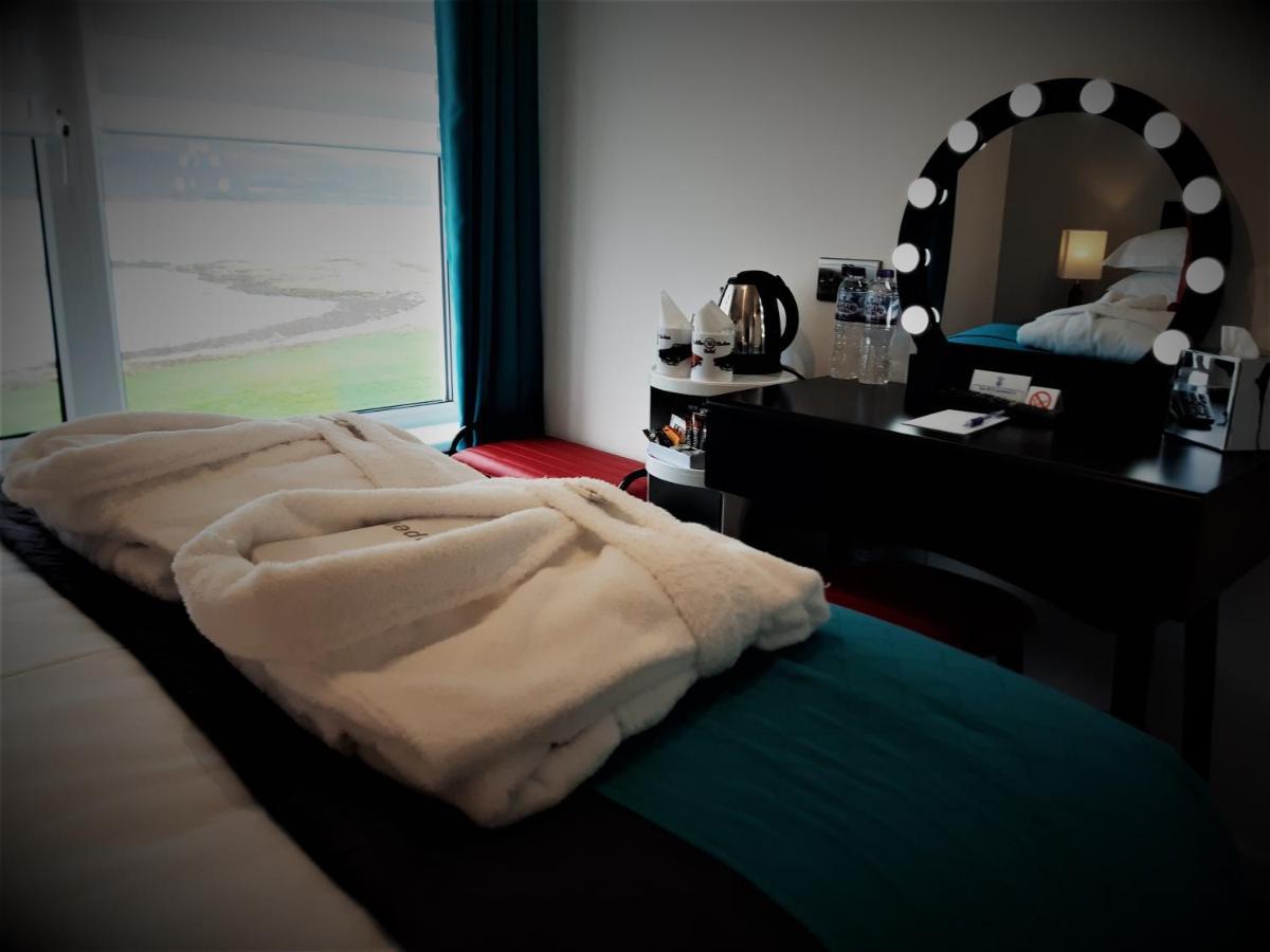 Cadillac Kustomz Hotel - Breakfast Available Rothesay Extérieur photo