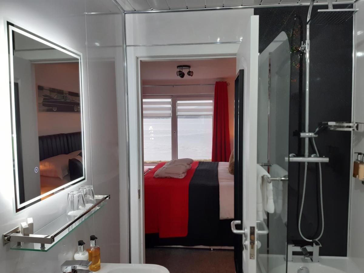 Cadillac Kustomz Hotel - Breakfast Available Rothesay Extérieur photo