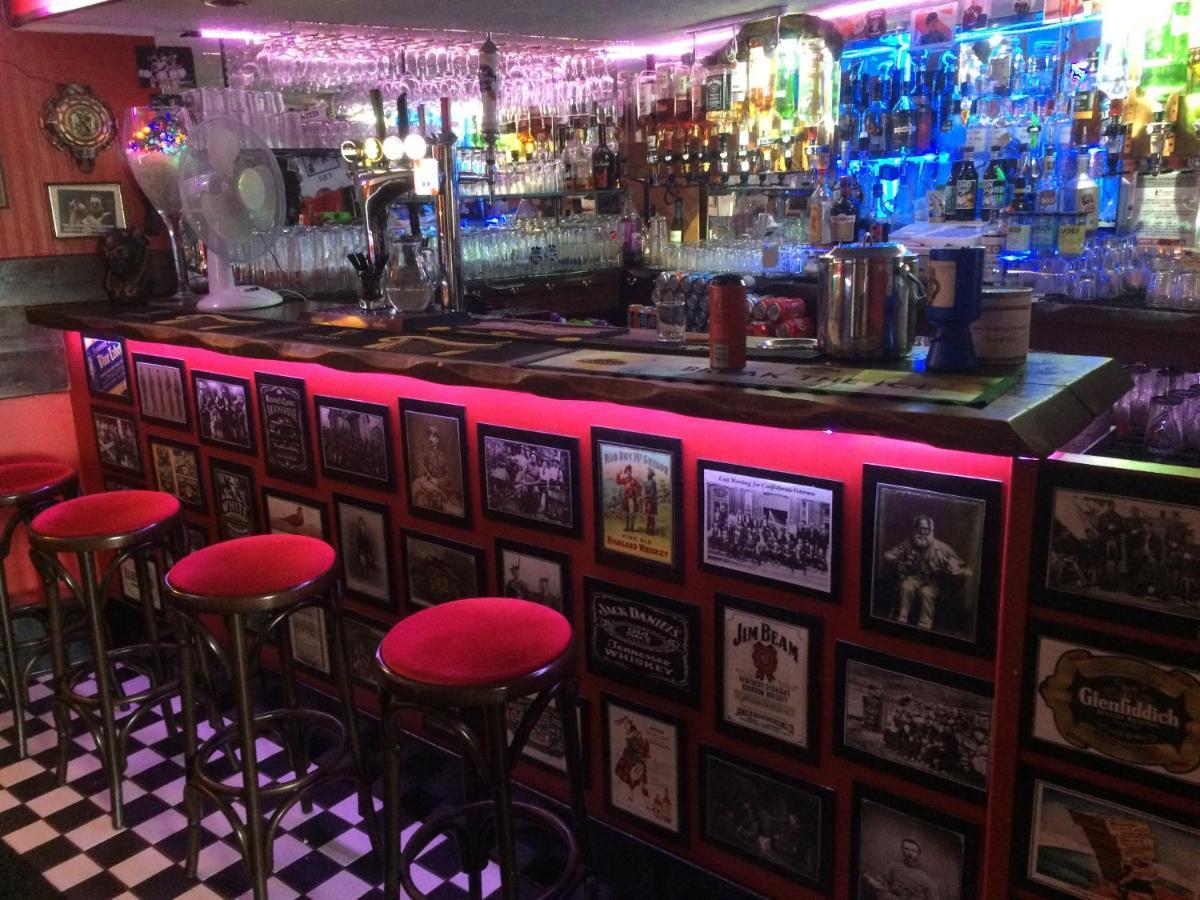 Cadillac Kustomz Hotel - Breakfast Available Rothesay Extérieur photo