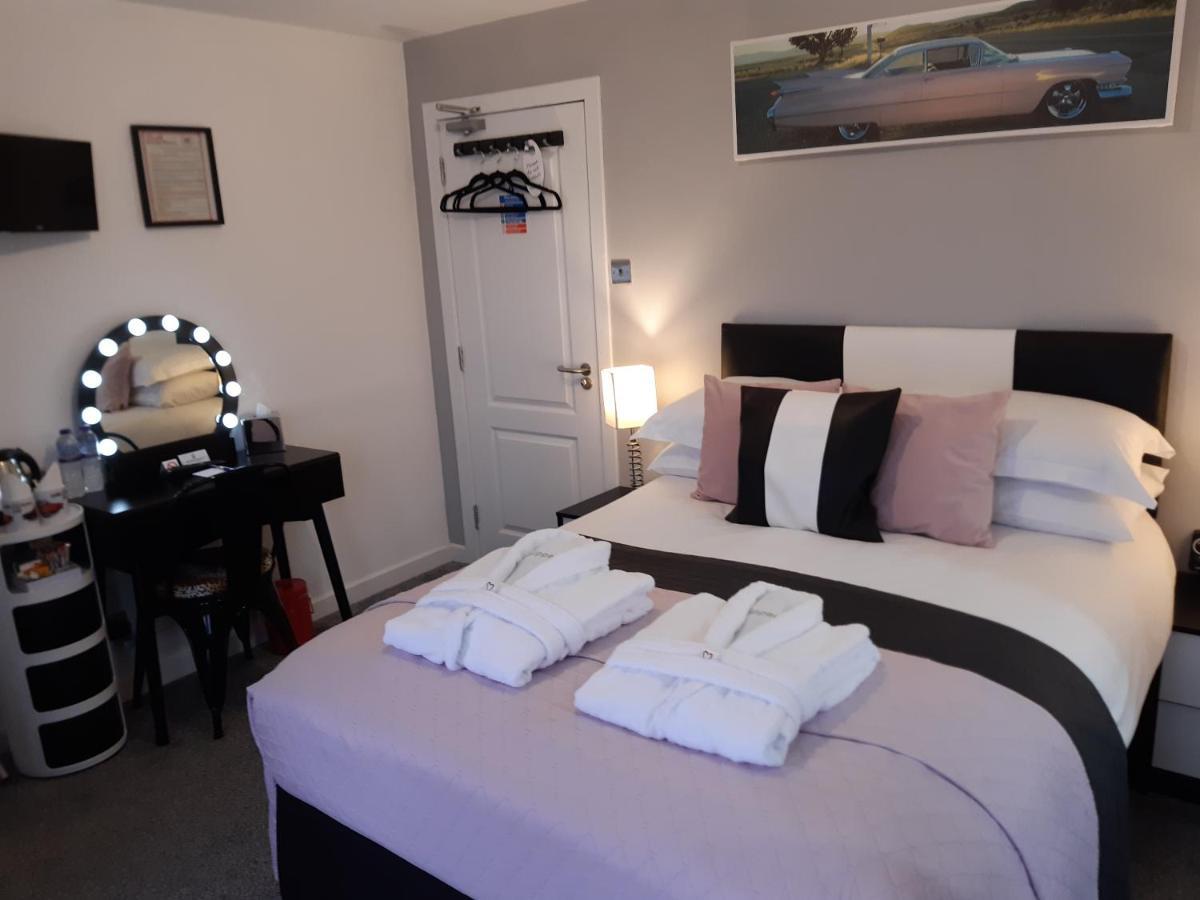 Cadillac Kustomz Hotel - Breakfast Available Rothesay Extérieur photo